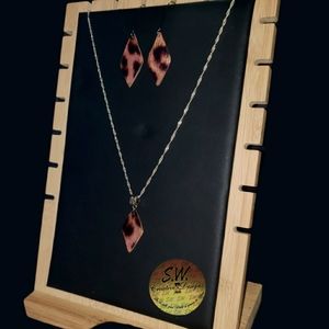 Leopard Design Necklace and Earrings Set